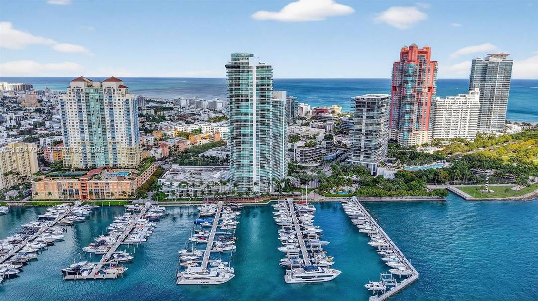 A rare opportunity to own a coveted corner 01 line residence at Murano at Portofino in the highly sought after South of Fifth neighborhood, offering 3, 365 square feet of ...