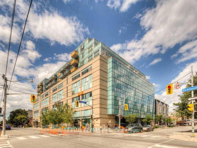 Discover this one of a kind terrace suite in a luxury boutique condominium, perfectly positioned in the heart of Queen Street West.