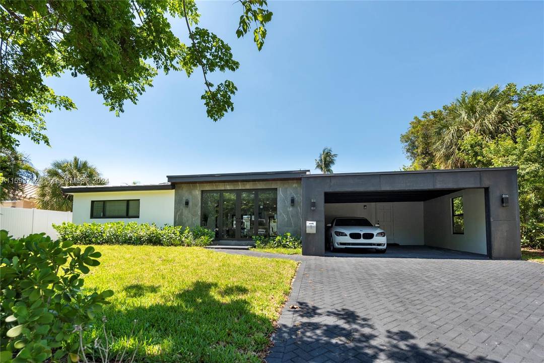 Just Reduced ! Located in the coveted neighborhood of Harbour Heights, this newly renovated 3BR 3BA home offers modern comfort in an amenity rich area of Fort Lauderdale.