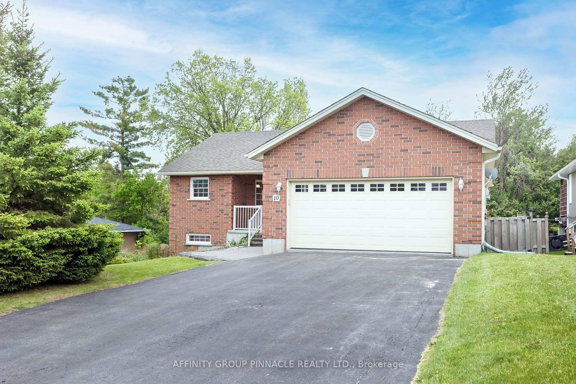Welcome to 10 Champlain Blvd !