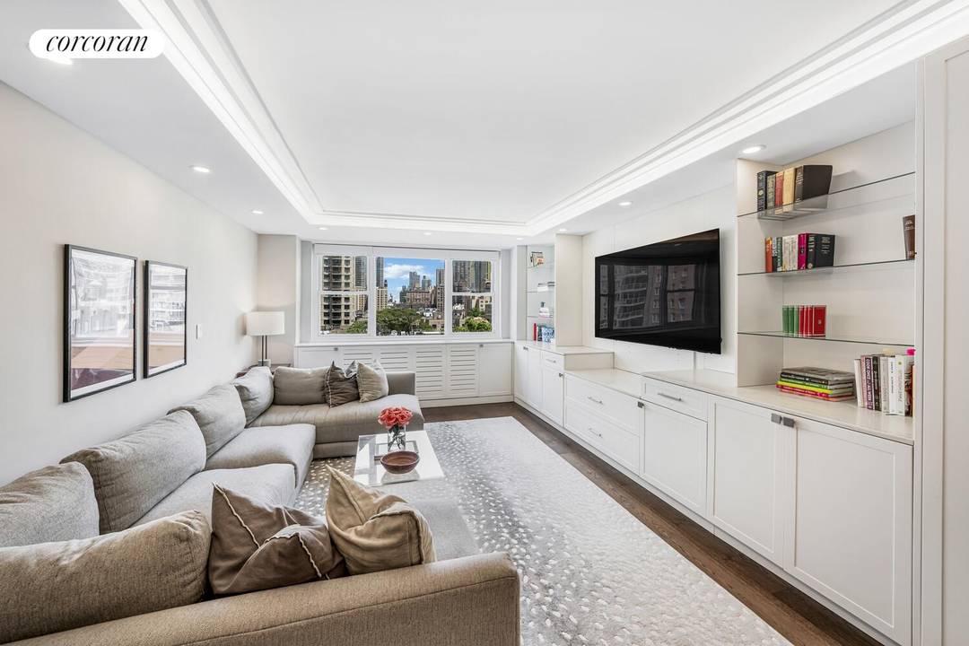 Welcome to Residence 9H at 315 East 72nd Street.