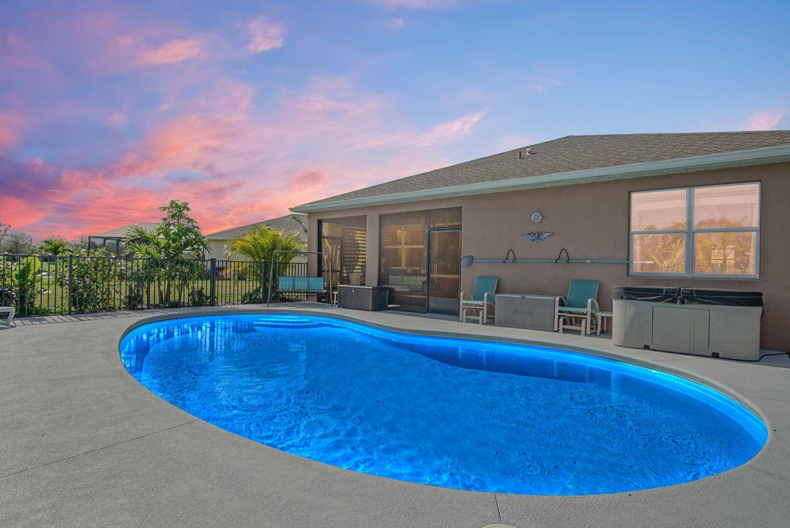 This is it ! Like new CBS pool home located in Vero's Falcon Trace is ready for its new owner.