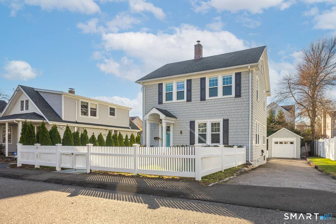 Charming, renovated Noroton Heights colonial, with an easy walk to train, dining and shopping, awaits !