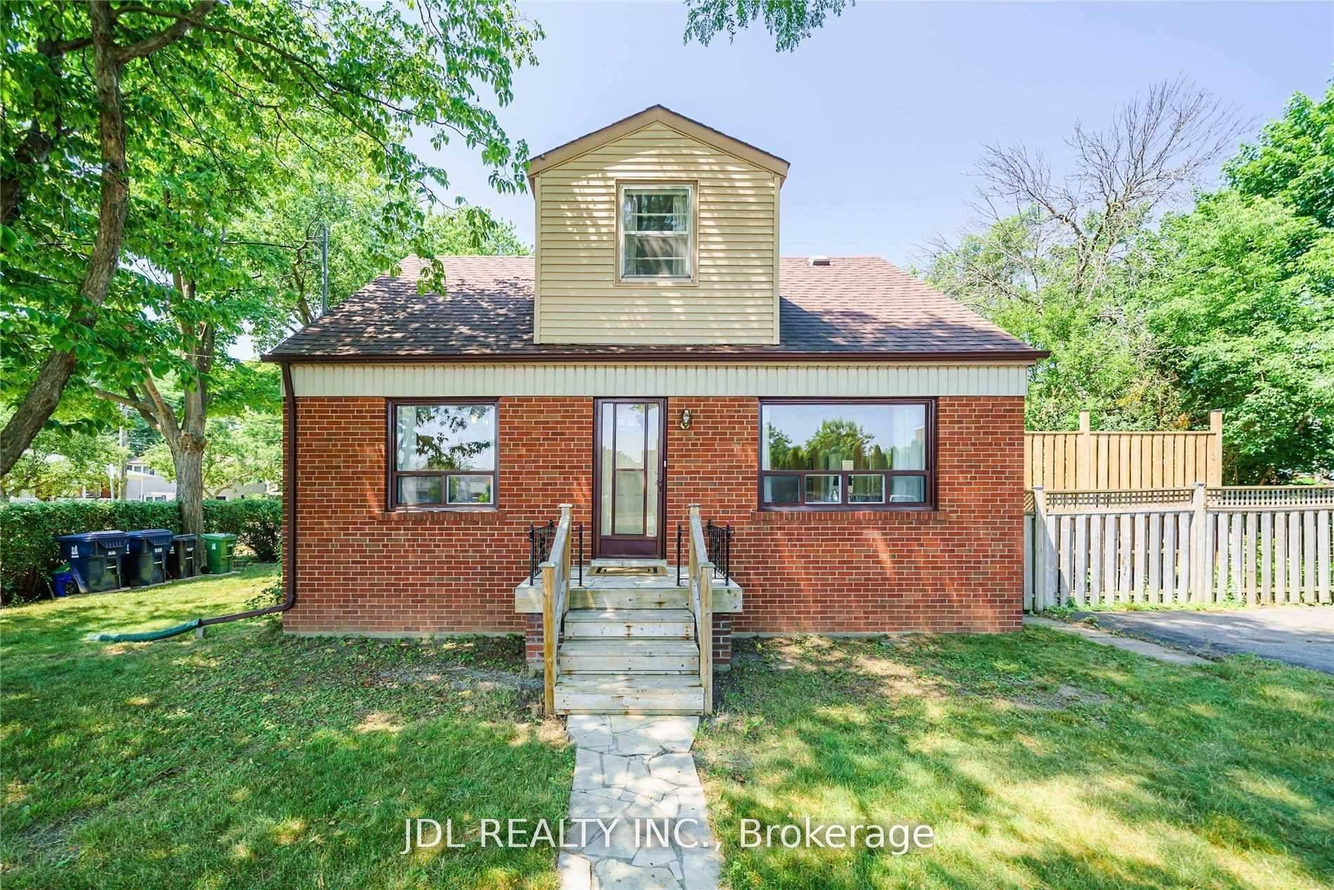 Bright Spacious Home With furnished 4 Bedroom amp ; 2Full Bath !