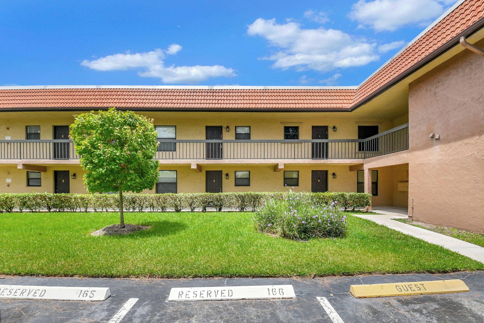 Charming First Floor Condo in Boca RatonThis 2 bedroom, 2 bathroom condo in Woods at Boca Del Mar features an updated kitchen with stainless steel appliances, spacious living areas, and ...