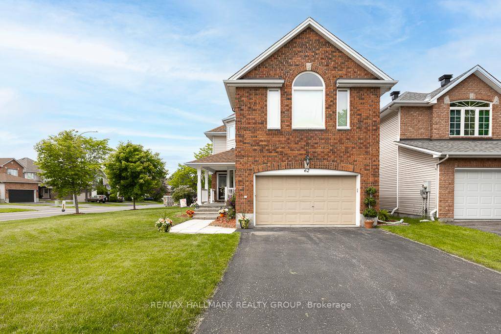 Welcome to a highly sought after Urbandale Catalina model at 62 Clydesdale Avenue in Bridlewood.