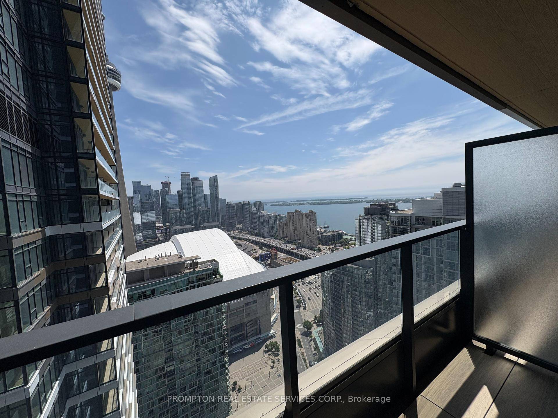Experience luxury living at Concord Canada House, Torontos newest downtown landmark next to the CN Tower and Rogers Centre.