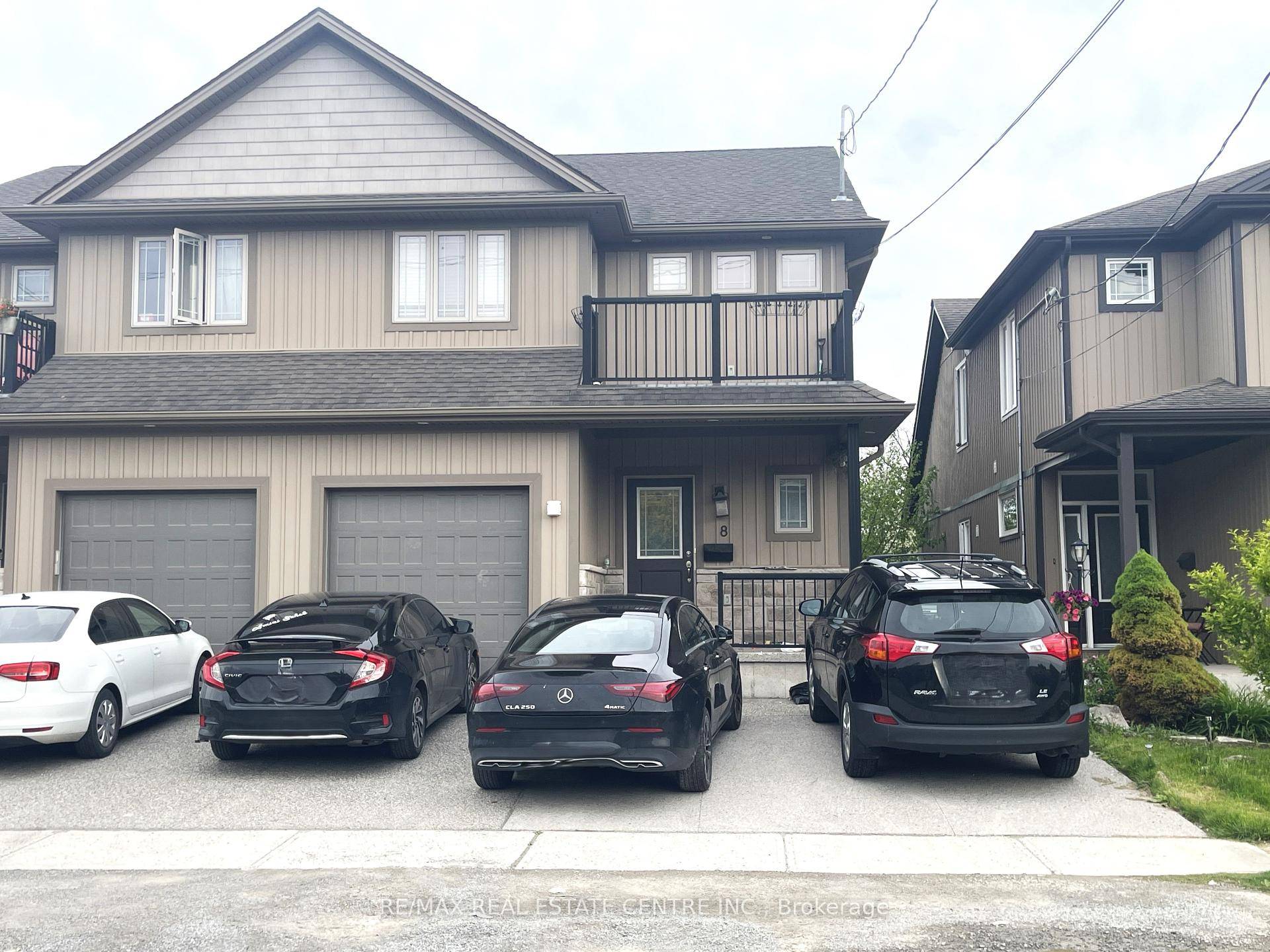 Upper Level for Rent Beautiful 3 Bed, 3 Bath Semi Detached Home in St.