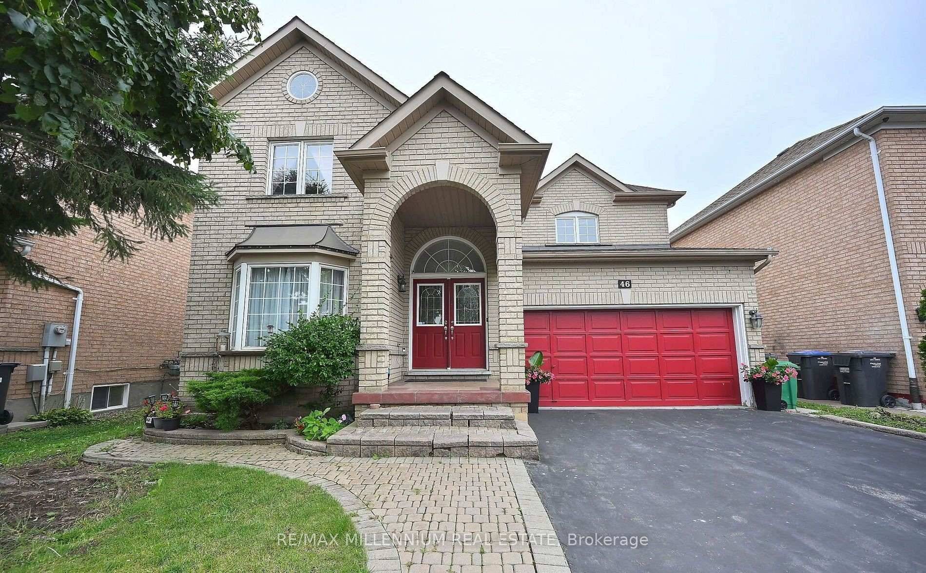 Beautiful 3 Bedroom home located in one of Brampton's most desirable neighbourhoods.