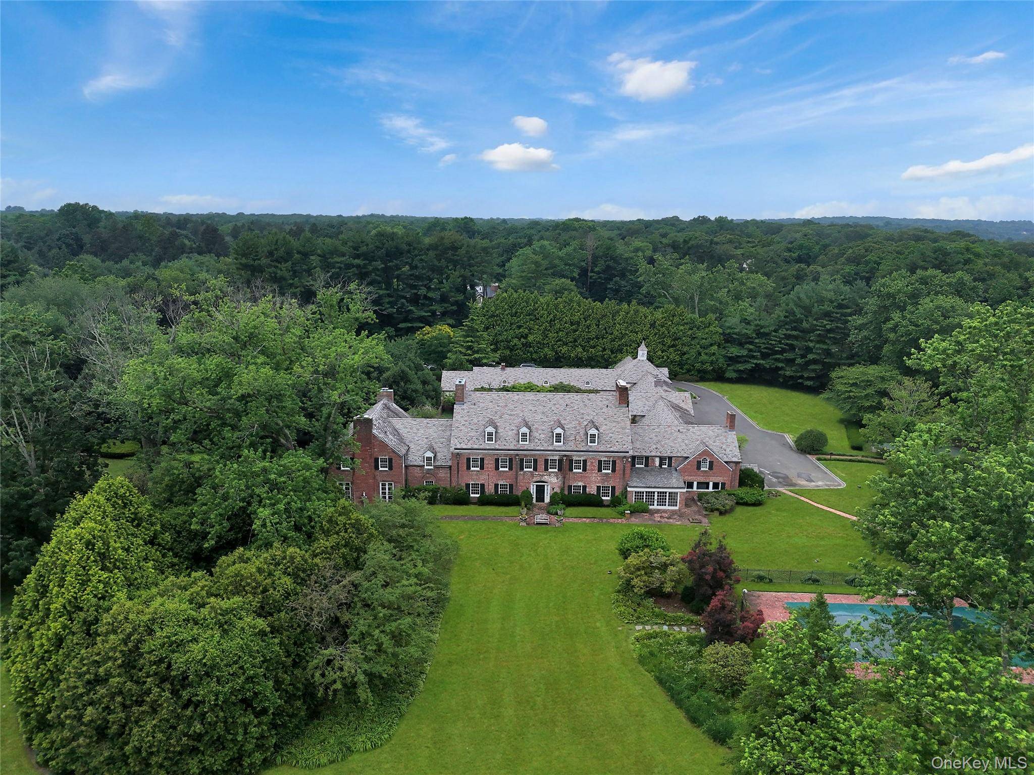 Welcome to GRAY HORSE FARM Just Updated amp ; Renovated for 2025 luxury living !