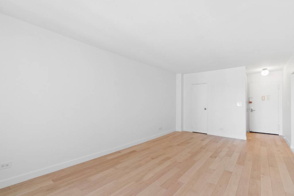 This large fully renovated 1bd, 1 bath on the 18th floor, corner UES unit is a perfect place to call home or for investment.