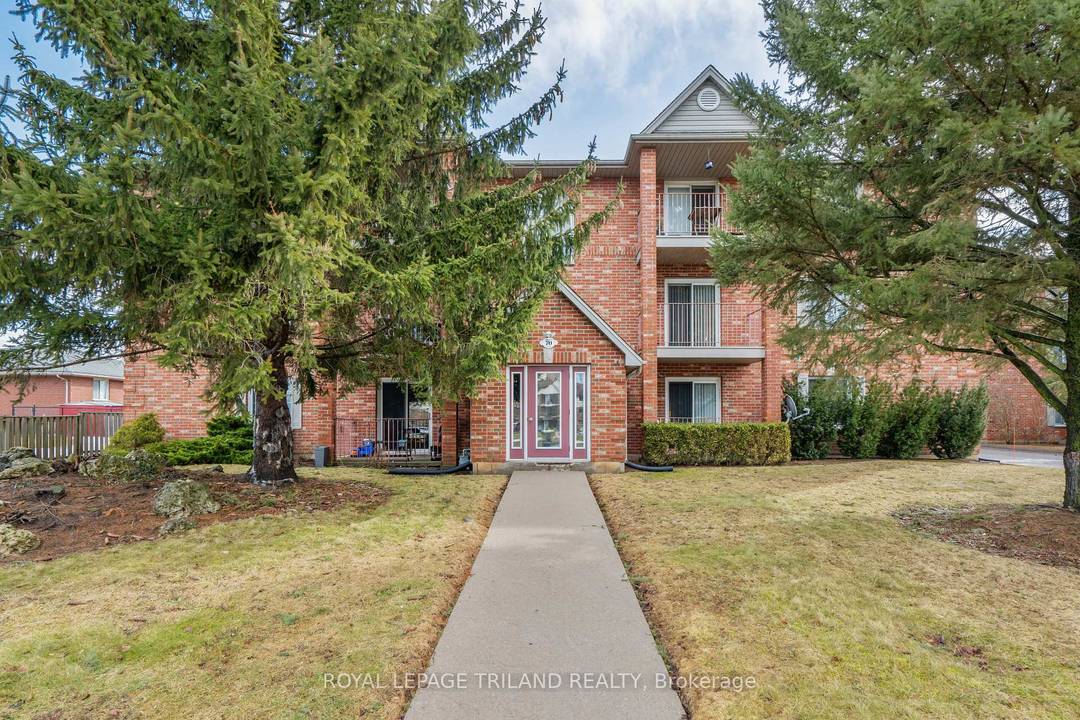 This 12 unit apartment building is located directly across from the Elgin Mall.