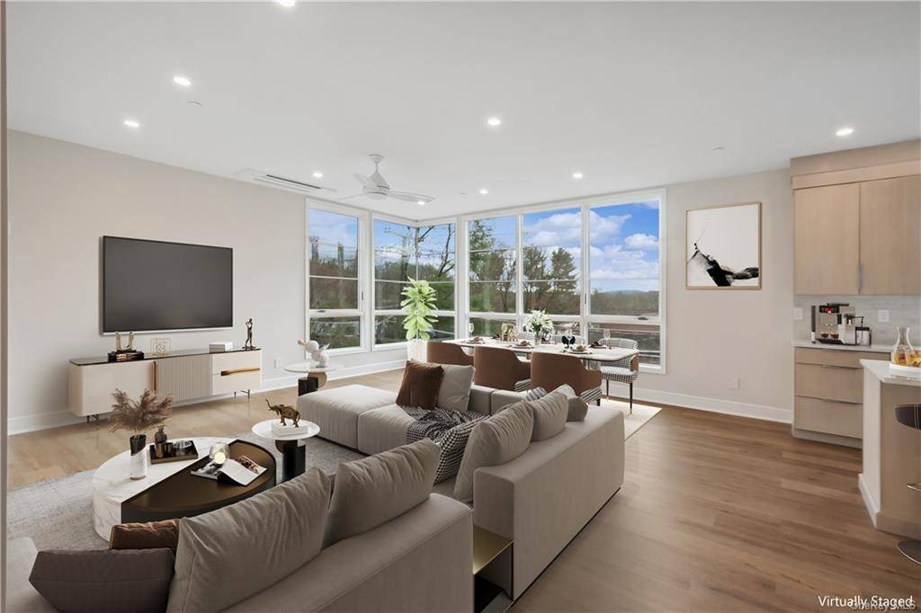 Welcome to luxury living in Briarcliff Manor, NY !