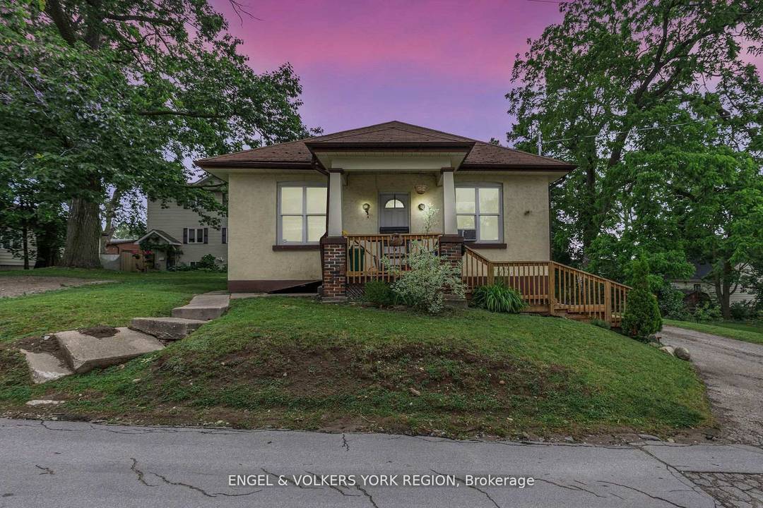 Endless Possibilities in a Prime Location !