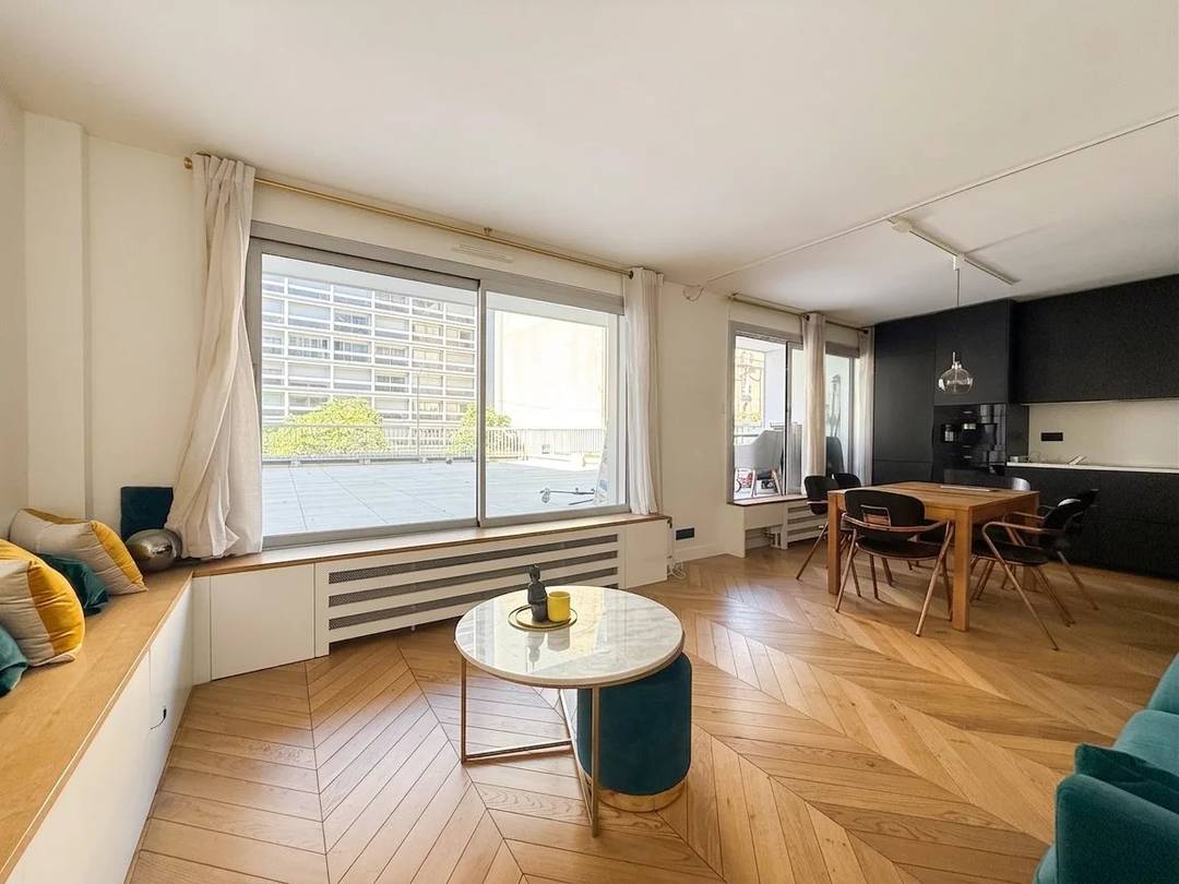 4 rooms with terrace - Paris XVth