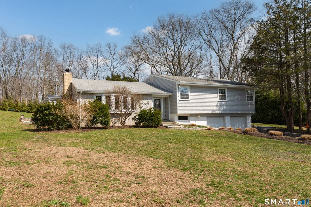 A Fresh, Fully Furnished One Year Rental Home Close to Town Shoreline.