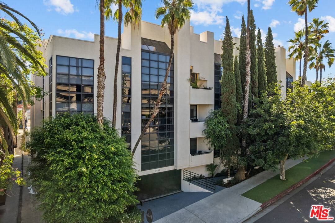 11636   Montana Ave 2BR Brentwood La