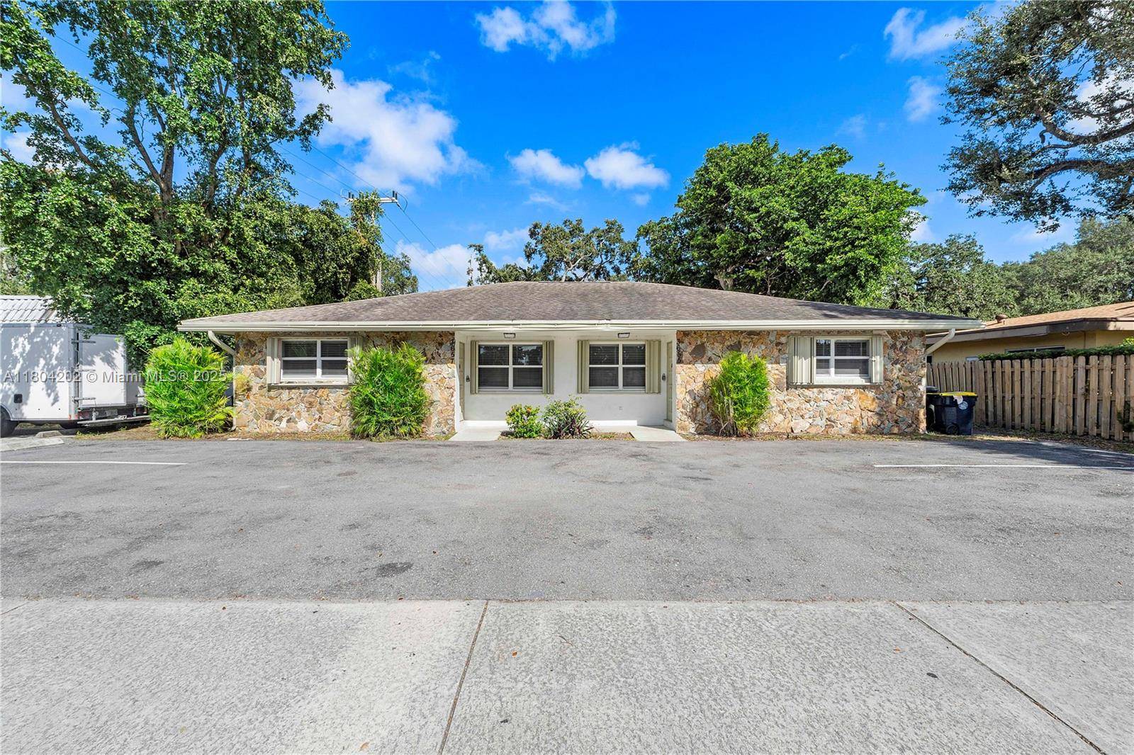 Fully renovated duplex in prime Stirling Rd location !