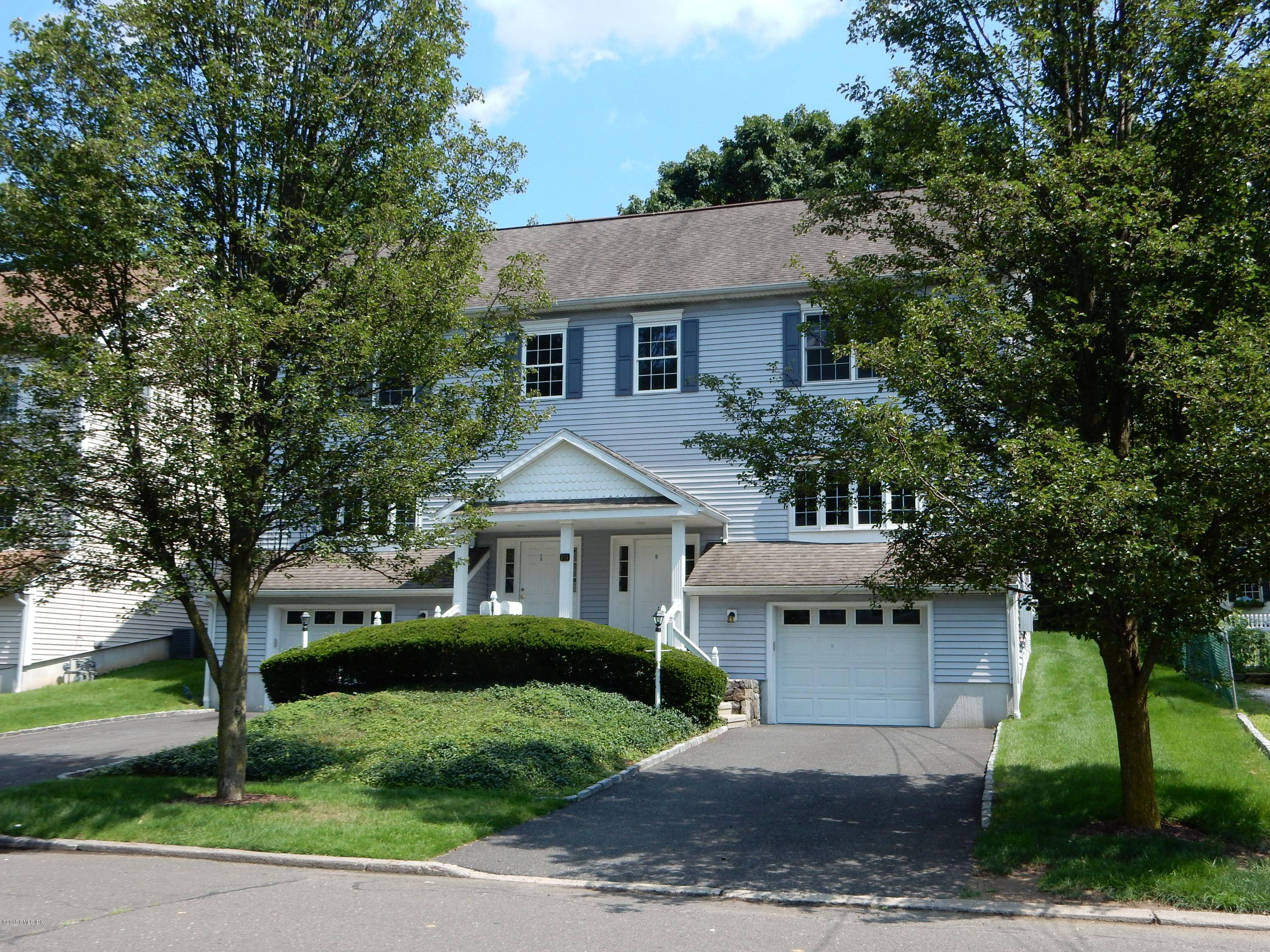 Very spacious 3 bedroom 2 1 2 bath duplex with hardwood floors on the main level and carpeting on the second and third floors.