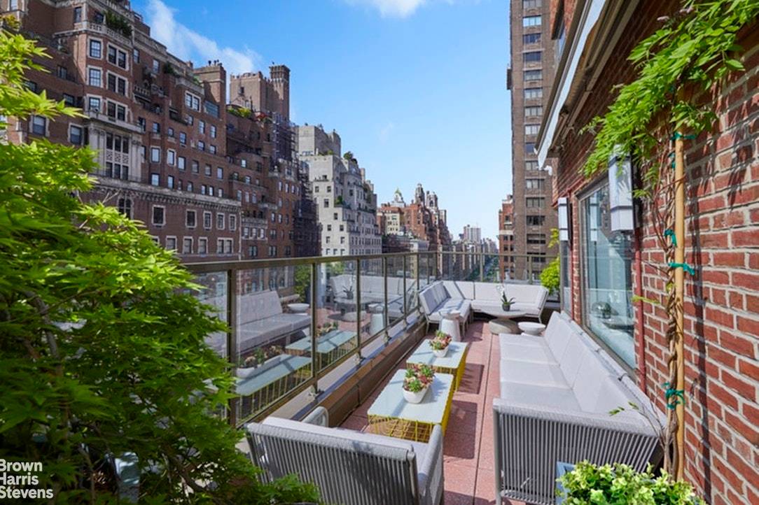 Iconic Park Avenue Living This is Park Avenue perfection an impeccably furnished, ultra sleek condominium at the corner of 70th Street and Park Avenue.