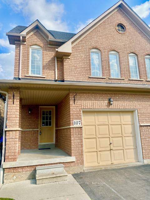Beautifully upgraded 4 Bedroom home !