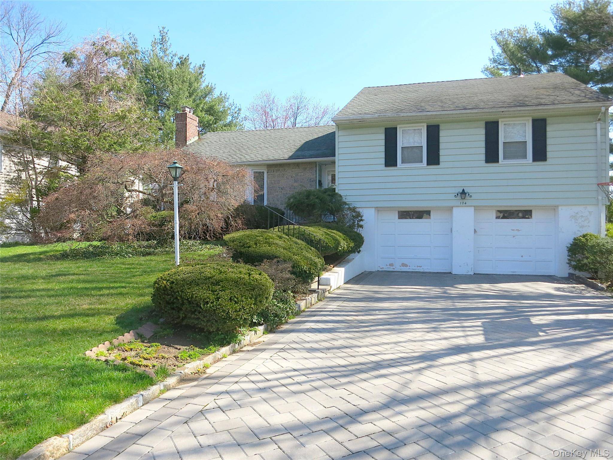 This spacious and well maintained split level home is located in the desirable Wilmot Woods area of Scarsdale, offering the perfect balance of suburban tranquility and easy access to top ...