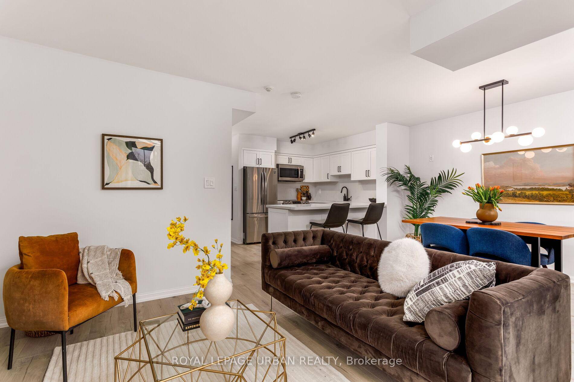 Tucked away on a quiet, tree lined street perfectly situated betweenTrinity Bellwoods and King West, this bright and beautifully renovated 2 bedroom, 2 bath townhome is the perfect blend of ...