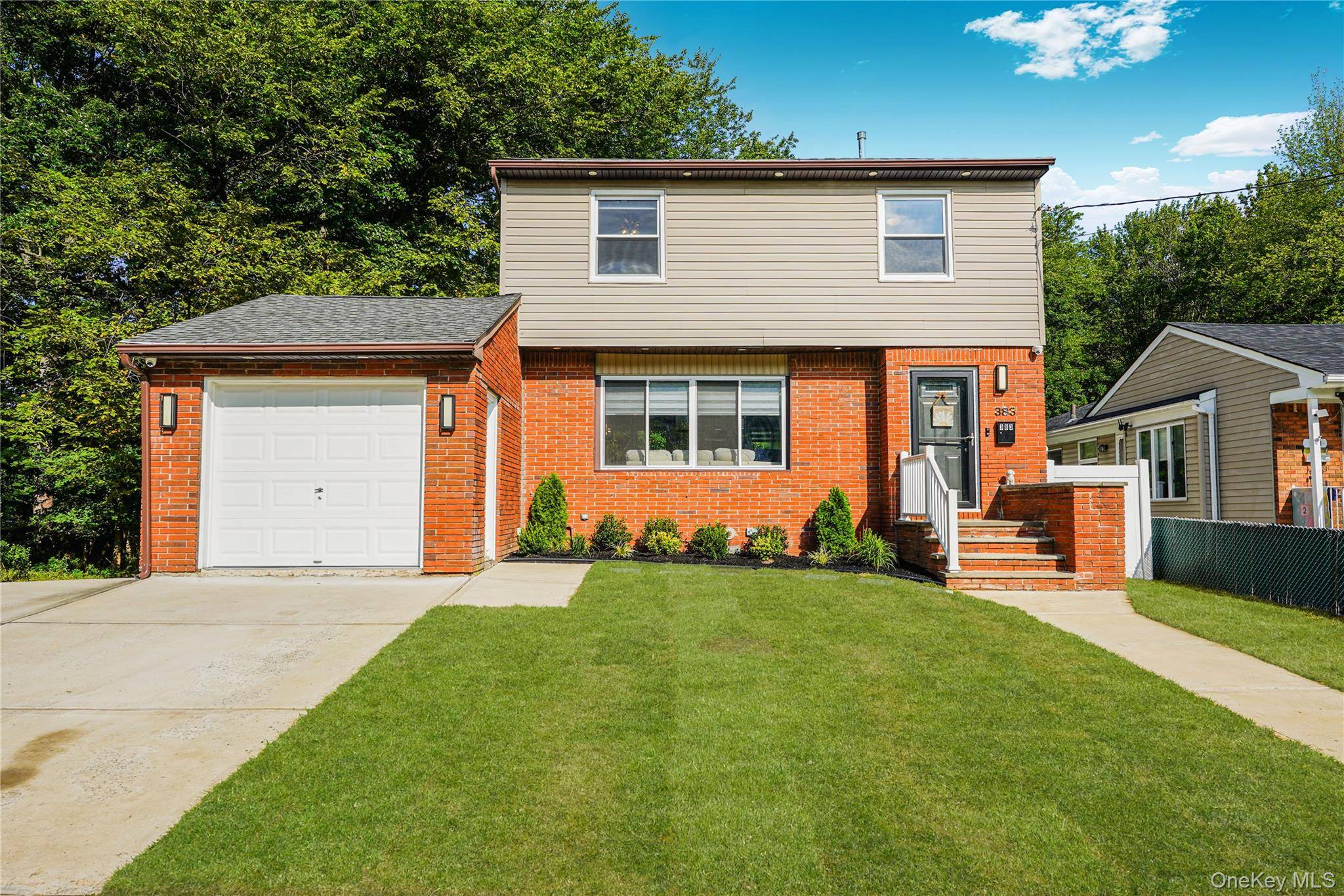 This beautifully renovated and fully detached colonial combines timeless charm with modern upgrades, offering 3 bedrooms, 3 bathrooms, a private garage, and a 3 car driveway on a spacious pie ...