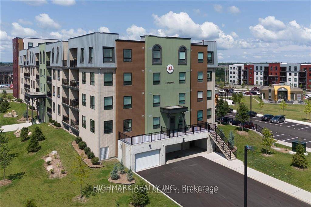 Cozy bright and spotless 2BDRM DEN condo unit in Fennel One in remarkable Bistro 6 complex !