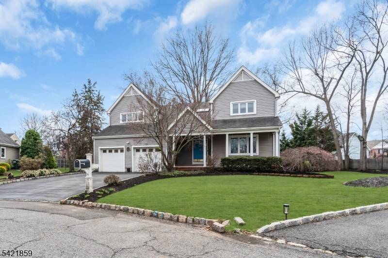 Welcome to this spacious and beautifully maintained 4 bedroom office, 2.