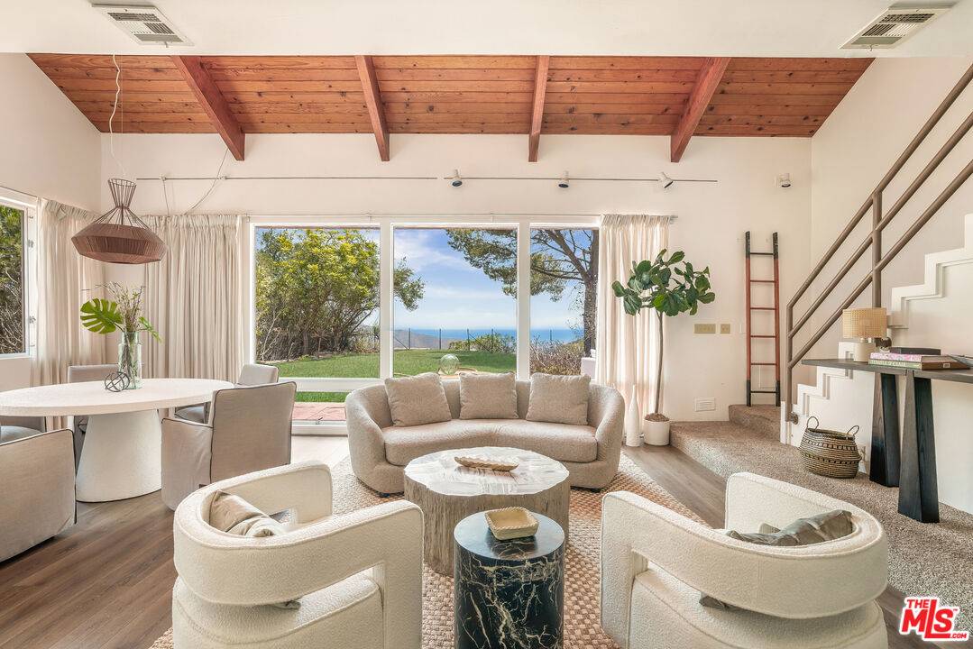 2370   Live Oak Meadows Rd 3BR Malibu La