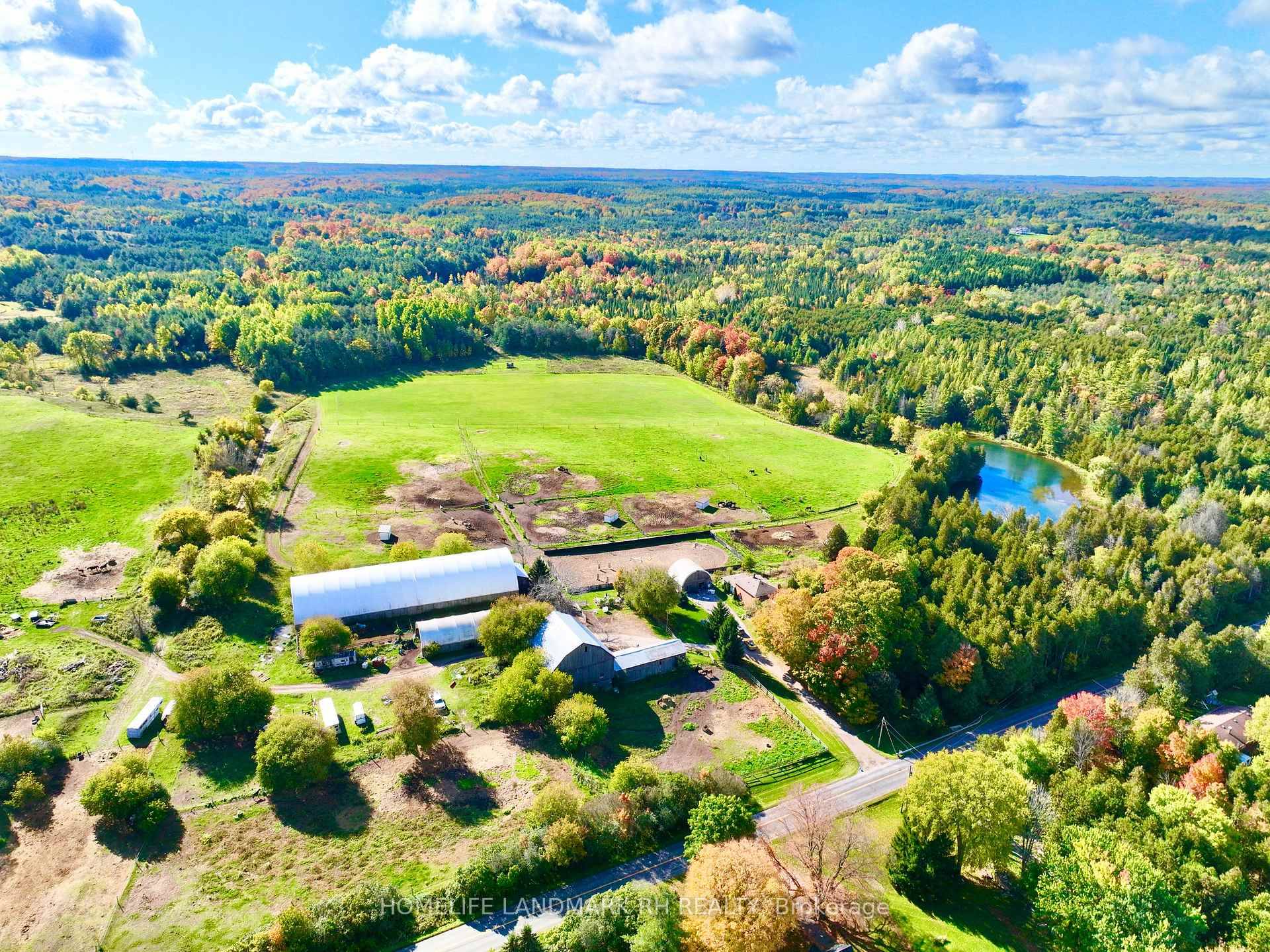 Outstanding Equestrian facility in Prime York Region location East Gwillimbury.