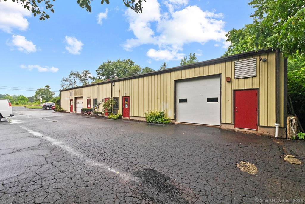 This unique property is a great investment opportunity !