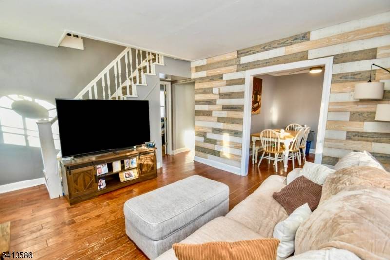 Charming 3 bedroom, 1 bath home sitting in a convenient West Milford location !