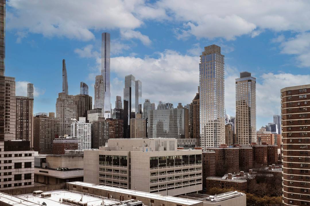 NO BOARD APPROVAL FOR TRIPLE MINT RENOVATED, ALCOVE STUDIO FULL SERVICE COOP APT WITH OPEN SOUTHERN VIEWS.