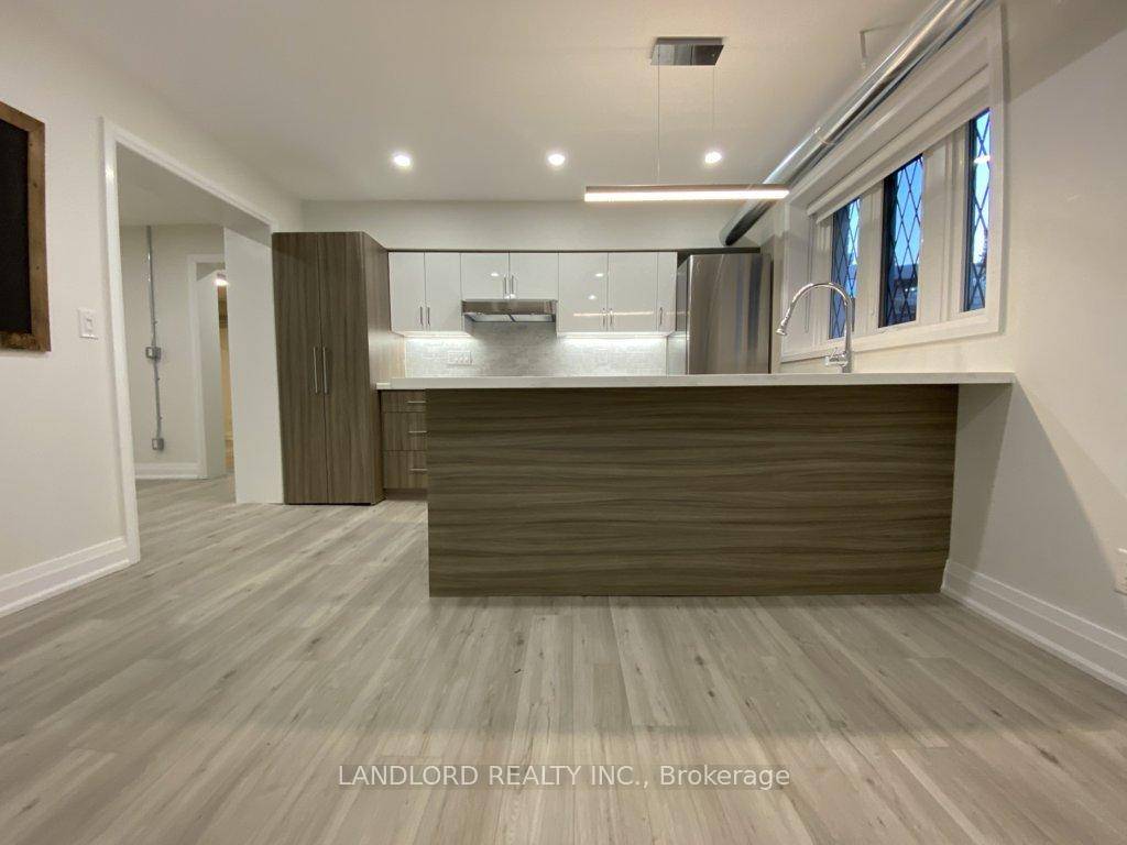 Newly Renovated, Professionally Managed 2 Bdrm 1 Bathrm Unit In Charming Tudor Style Low Rise Bldg.