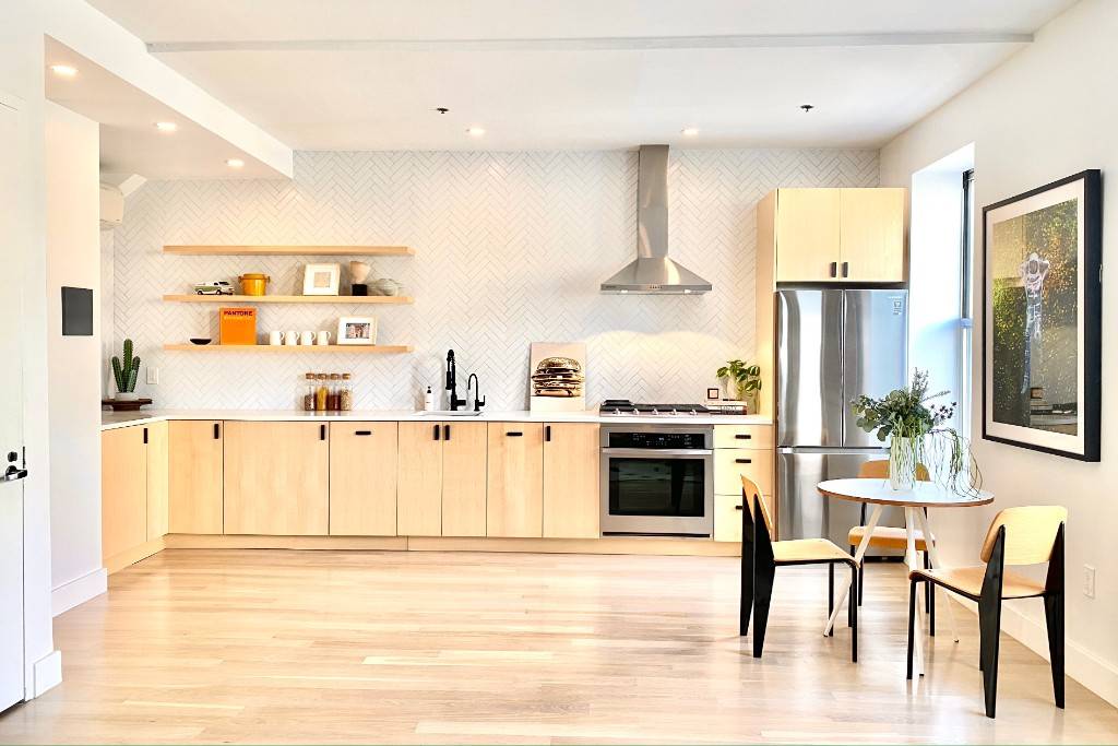 Newly renovated 2 bedroom, 2 bathroom ensuite primary bath condo in Williamsburg.