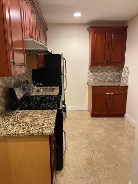 Welcome to this large condo in Elmhurst.