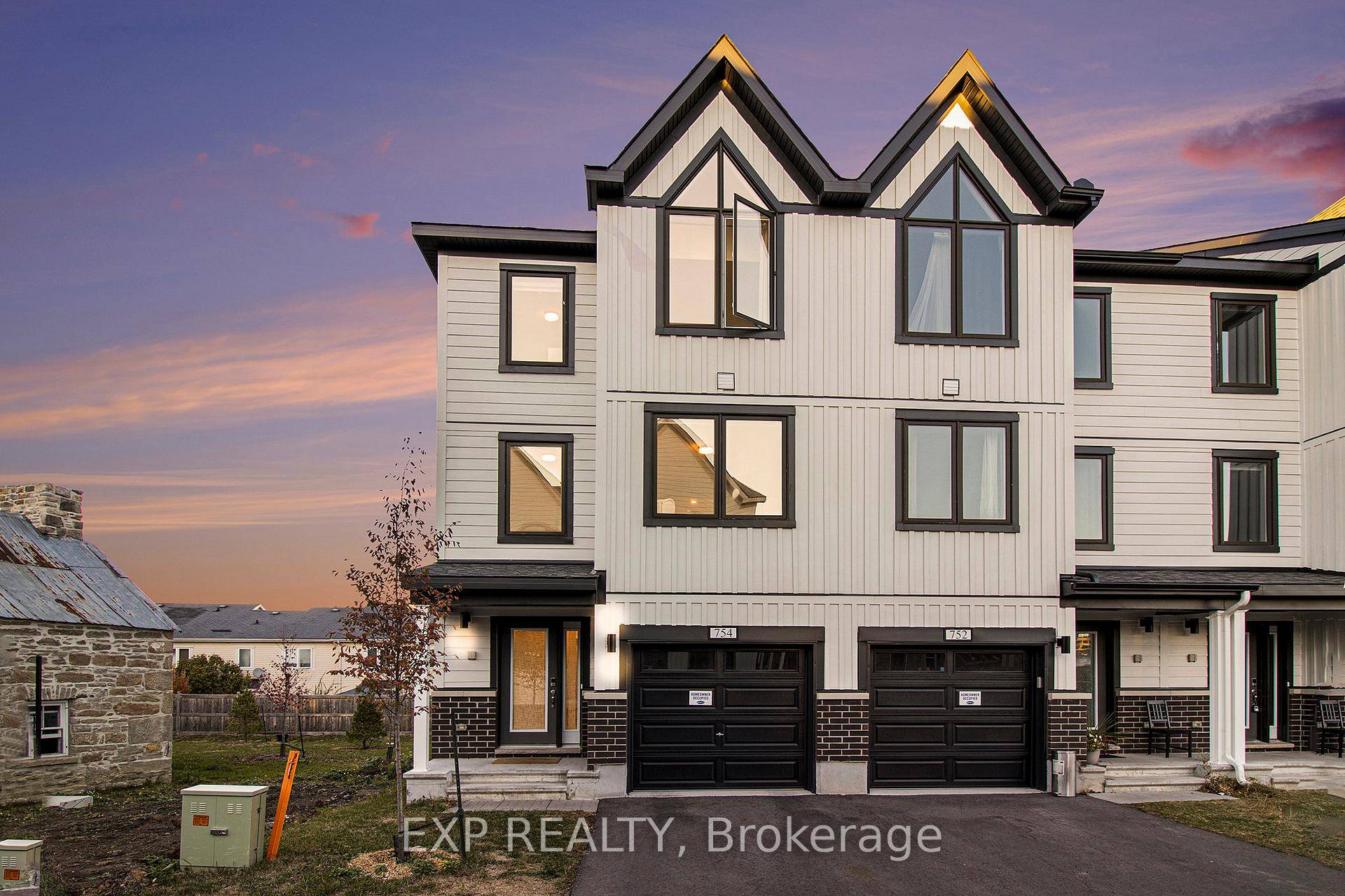 This stunning 2024 Mattamy built 3 storey Bedford end unit townhome offers the perfect combination of modern design, comfort, and functionality in a highly desirable west Ottawa location.