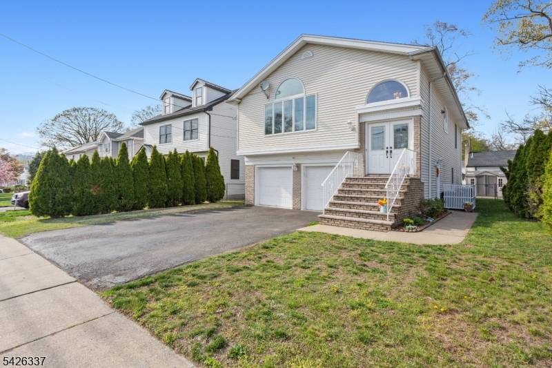 Parker Ave Hawthorne Boro New Jersey Single-Family