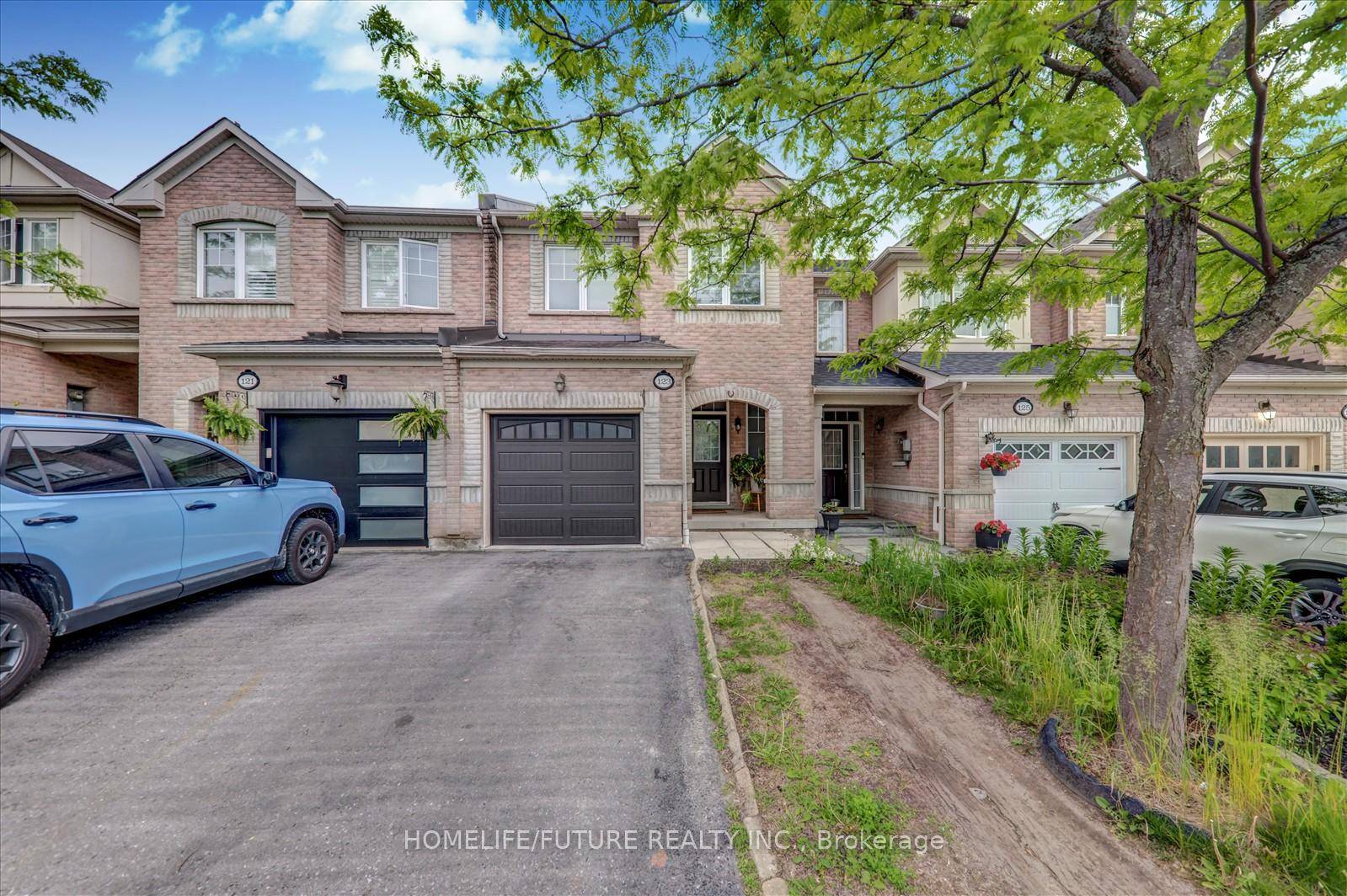 Stunning 3 1 Bedroom Home, With 4 Bathrooms, 9 Ft Ceilings And Hardwood Flooring On The Main Floor Hardwood Staircase.