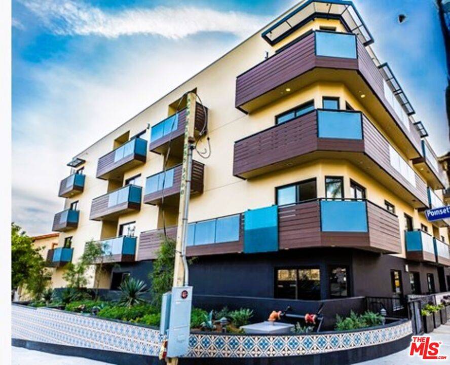 7260   Hawthorn Ave 3.0 Hollywood Hills East LA