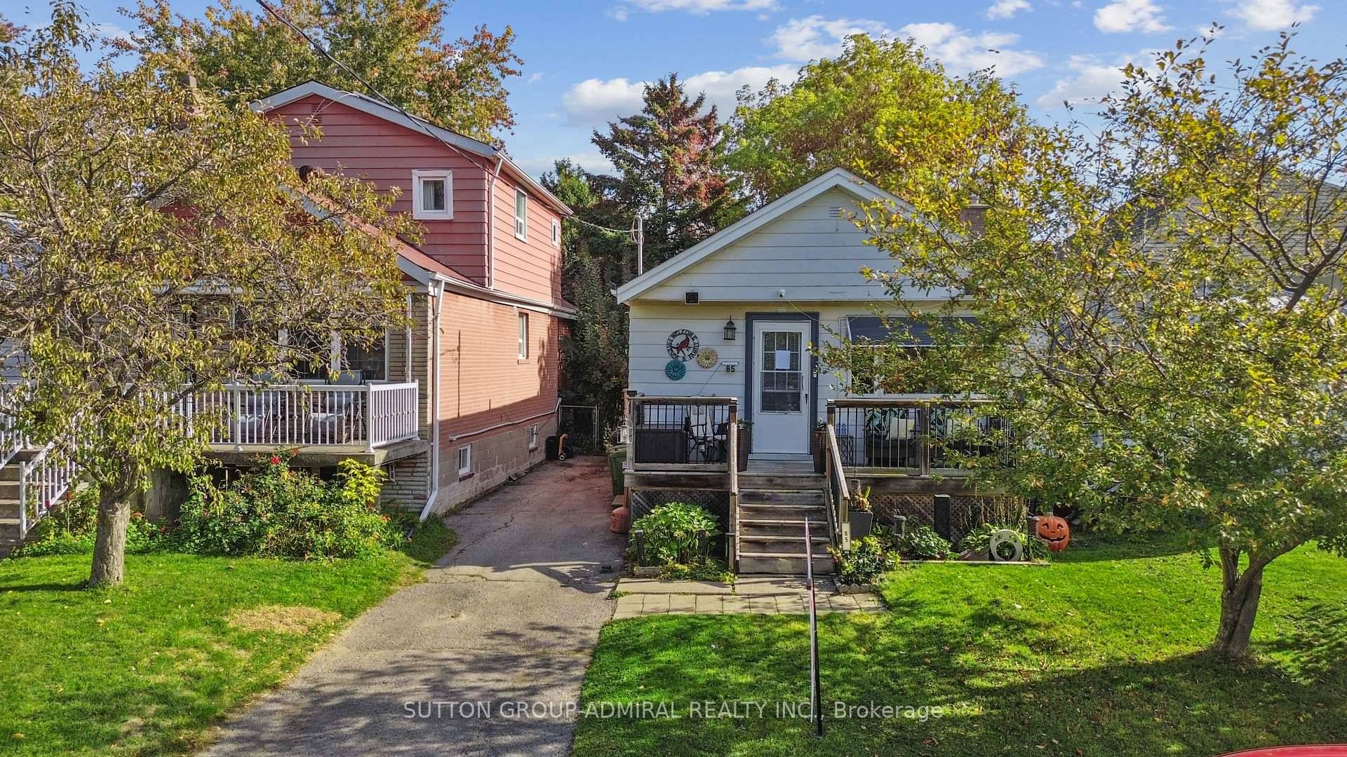 FANTASTIC OPPORTUNITY TO OWN THIS HOME ON A 31 X 100 FT LOT, PRICED TO SELL !