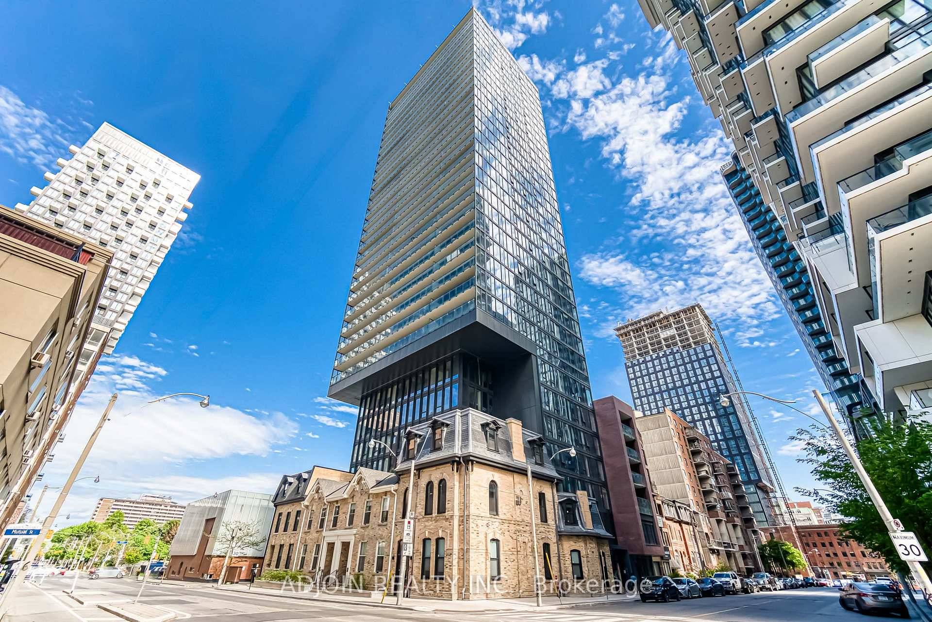 Client Remarks1 Year New Garden District Condo in Heart of Toronto DT.