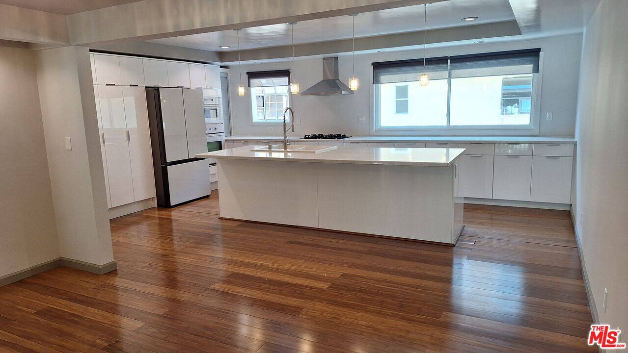 4751  La Villa Marina 2BR Marina Del Rey La