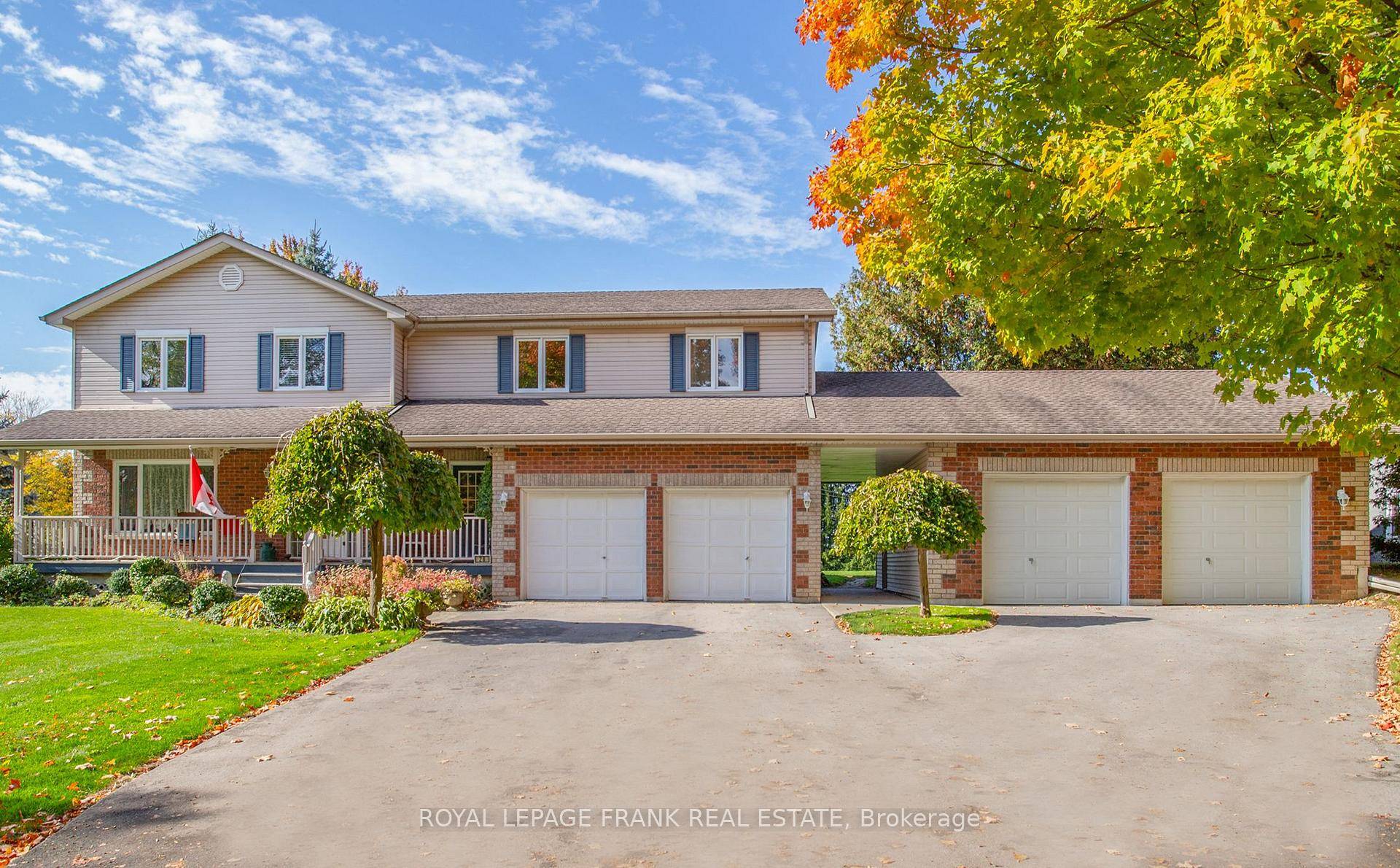 Outstanding property ! Tucked away in the quiet upscale Hamlet of Epsom this executive estate on nearly an acre of pristine, landscaped grounds offers a private and serene retreat for ...
