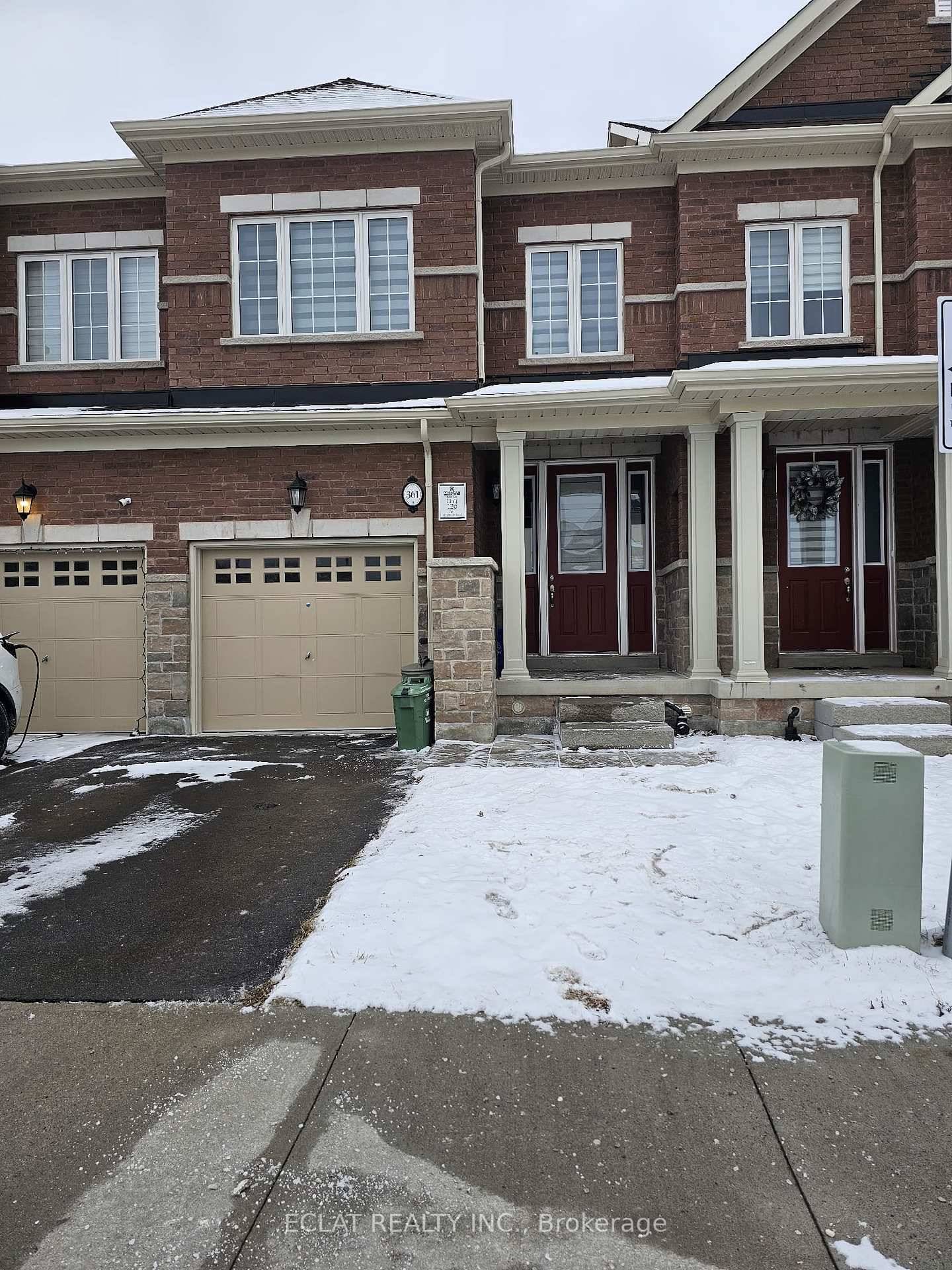 Beautiful Townhouse available for rent for an A Tenant.