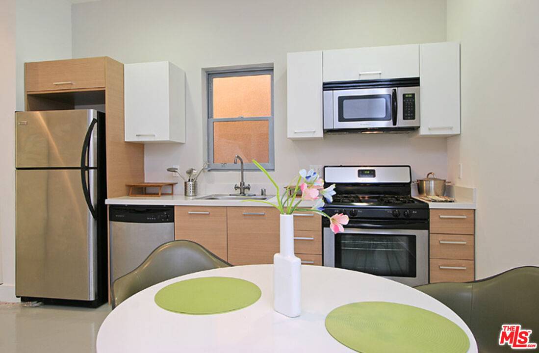 2216 Main St 1BR Santa Monica La