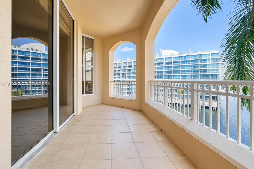 Waterfront in Aventura, Prime amp ; walkable location.