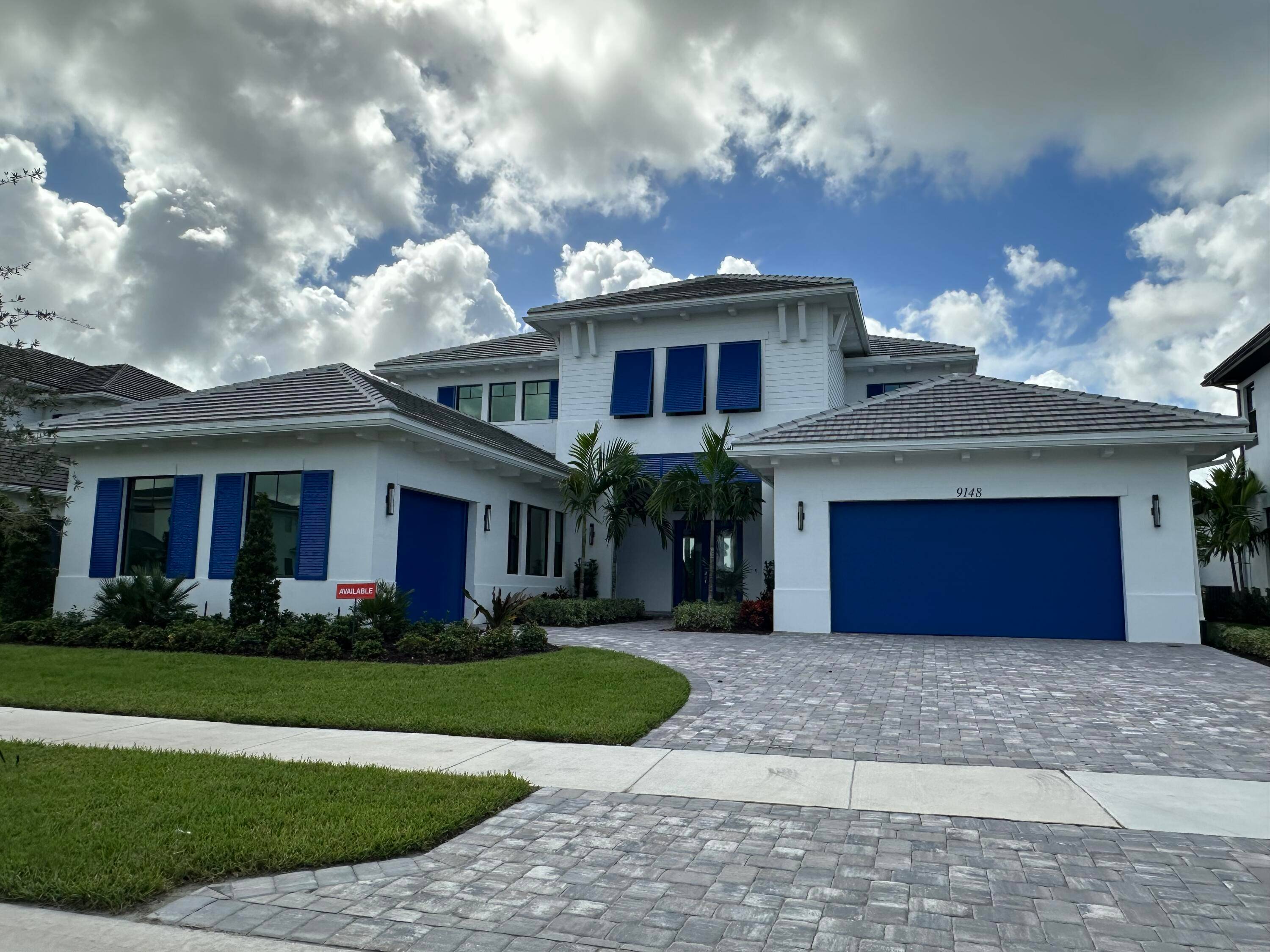 IMMEDIATE OCCUPANCY TO ENJOY THE SEASON !